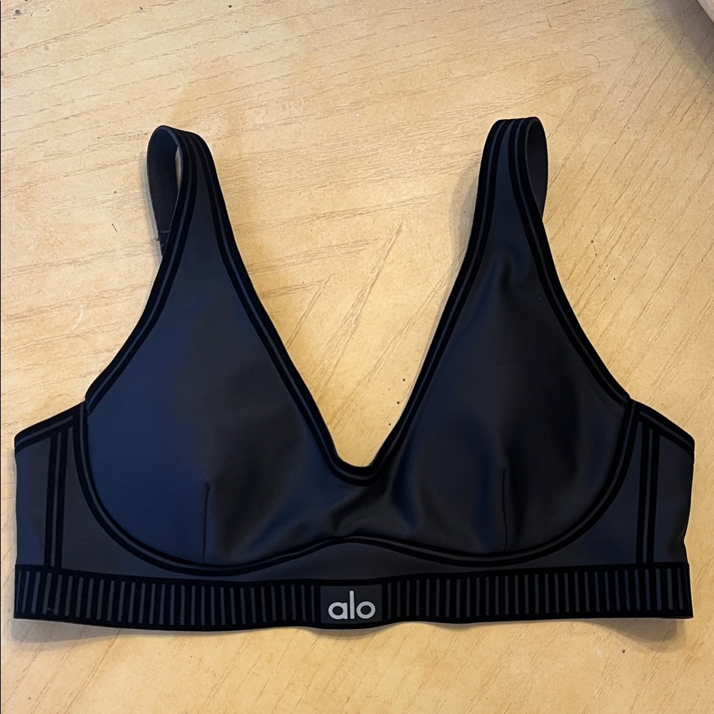 ALO Airlift Line Up Bra Medium